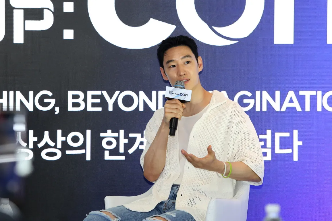 배우 넘어 사업가 된 이제훈, 스타트업콘서 ‘창업 초심’ 강조